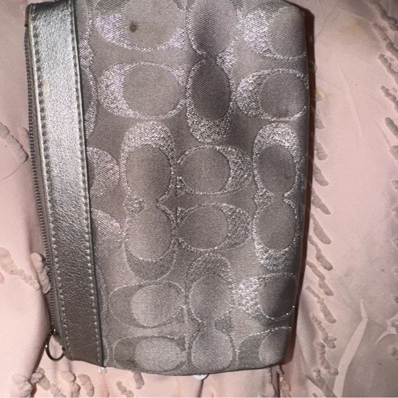 Coach silver metallic wristlet - Picture 6 of 10